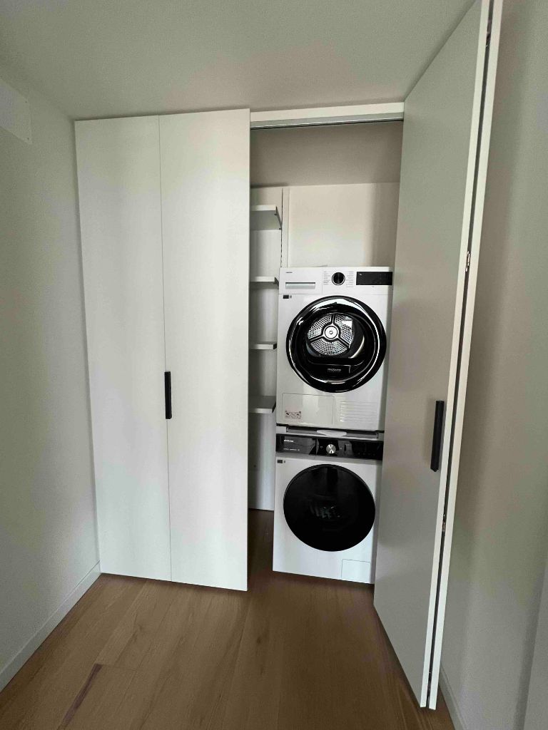 Lavatrice asciugatrice zona lavanderia appartamento waterfront